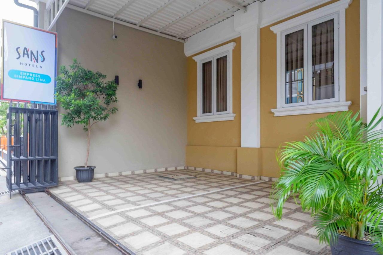Empress Rooms Simpang Lima Semarang Bagian luar foto